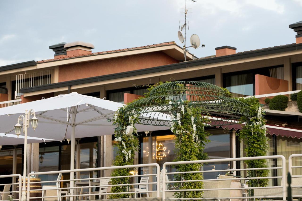 Hotel Aquila D'Oro Desenzano Desenzano del Garda Luaran gambar