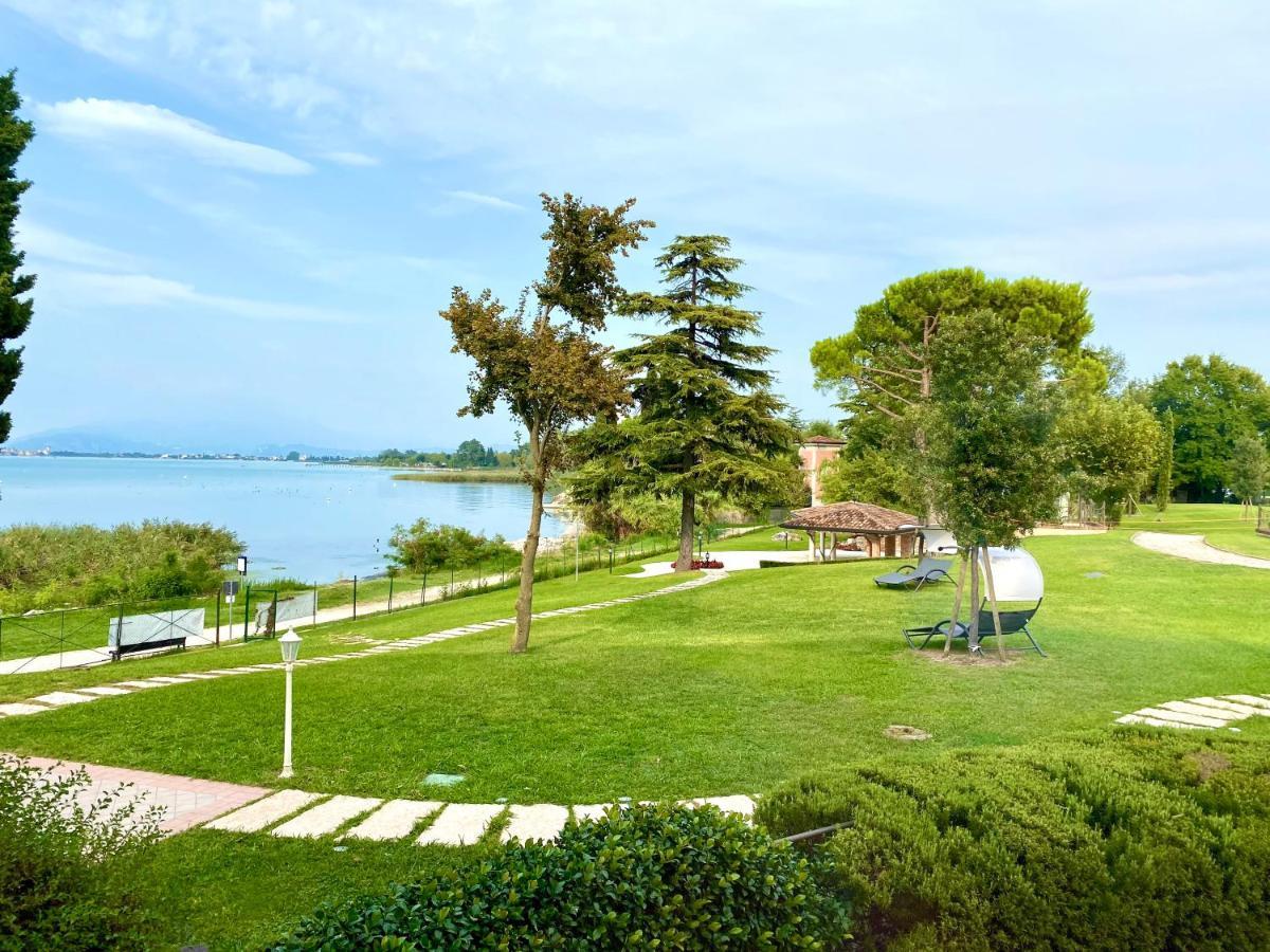 Hotel Aquila D'Oro Desenzano Desenzano del Garda Luaran gambar