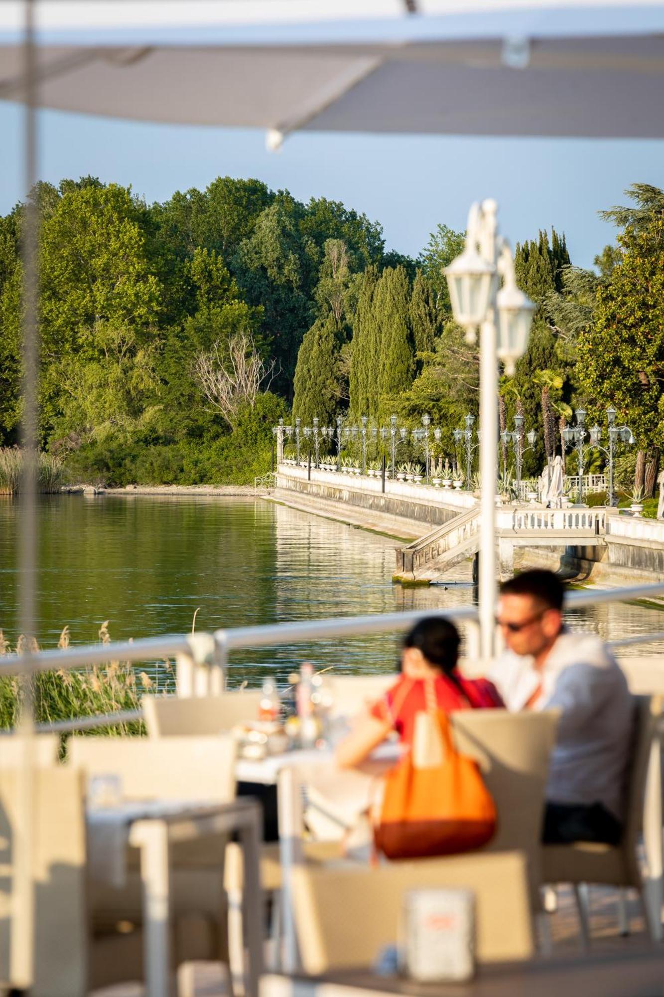 Hotel Aquila D'Oro Desenzano Desenzano del Garda Luaran gambar