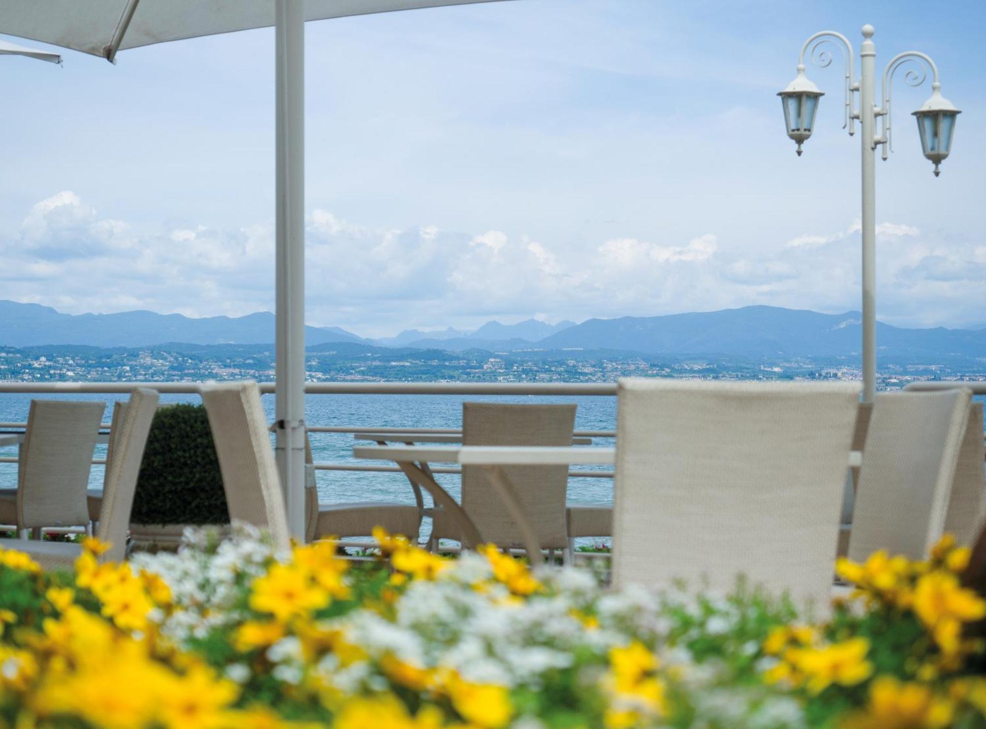 Hotel Aquila D'Oro Desenzano Desenzano del Garda Luaran gambar