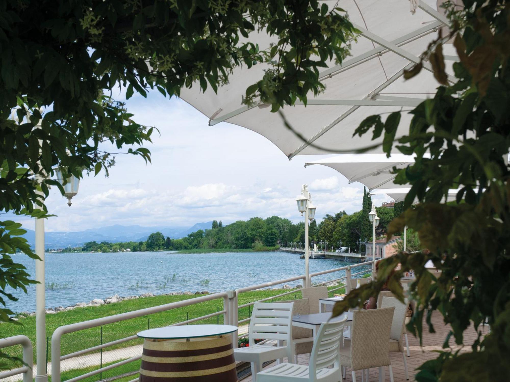 Hotel Aquila D'Oro Desenzano Desenzano del Garda Luaran gambar