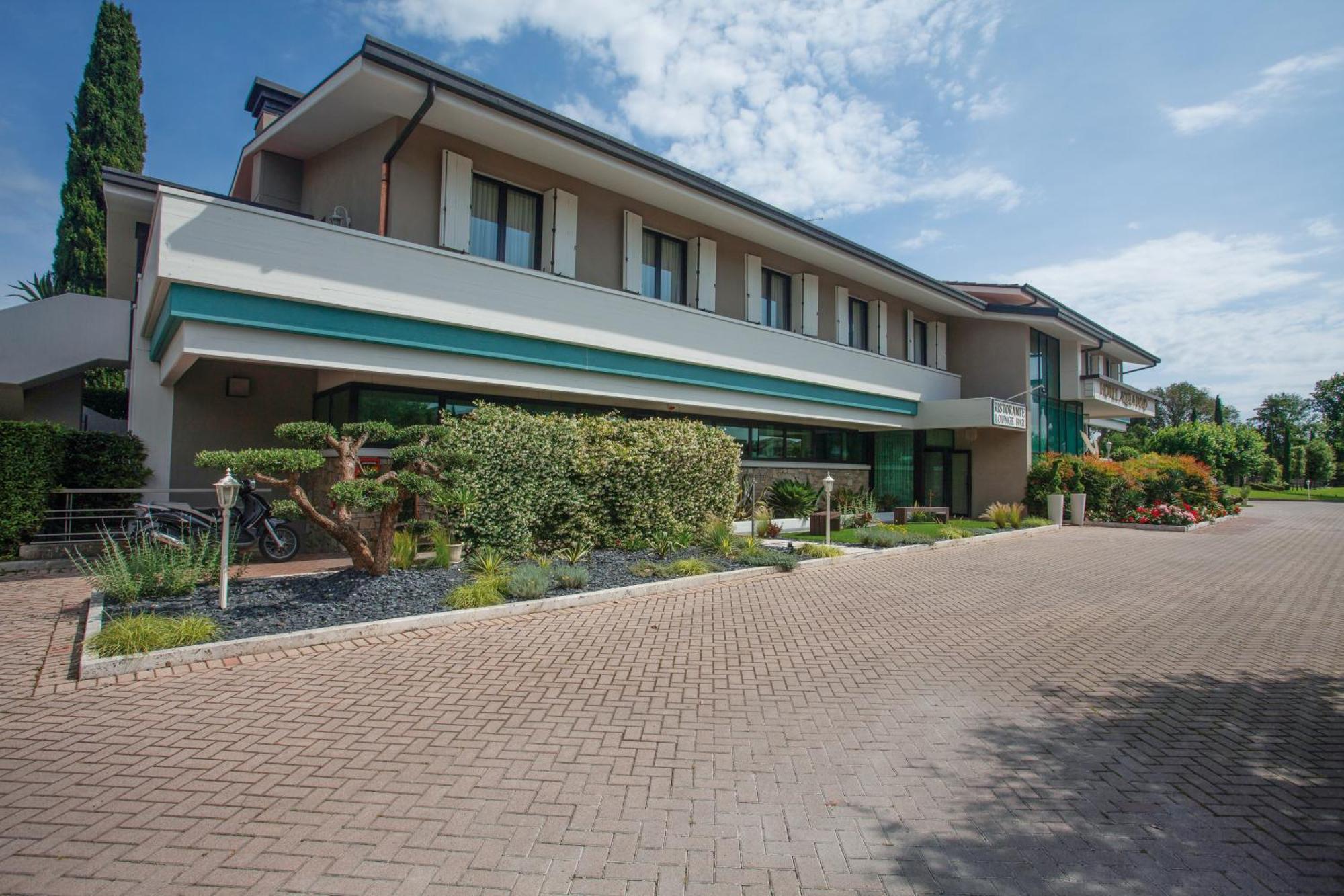 Hotel Aquila D'Oro Desenzano Desenzano del Garda Luaran gambar