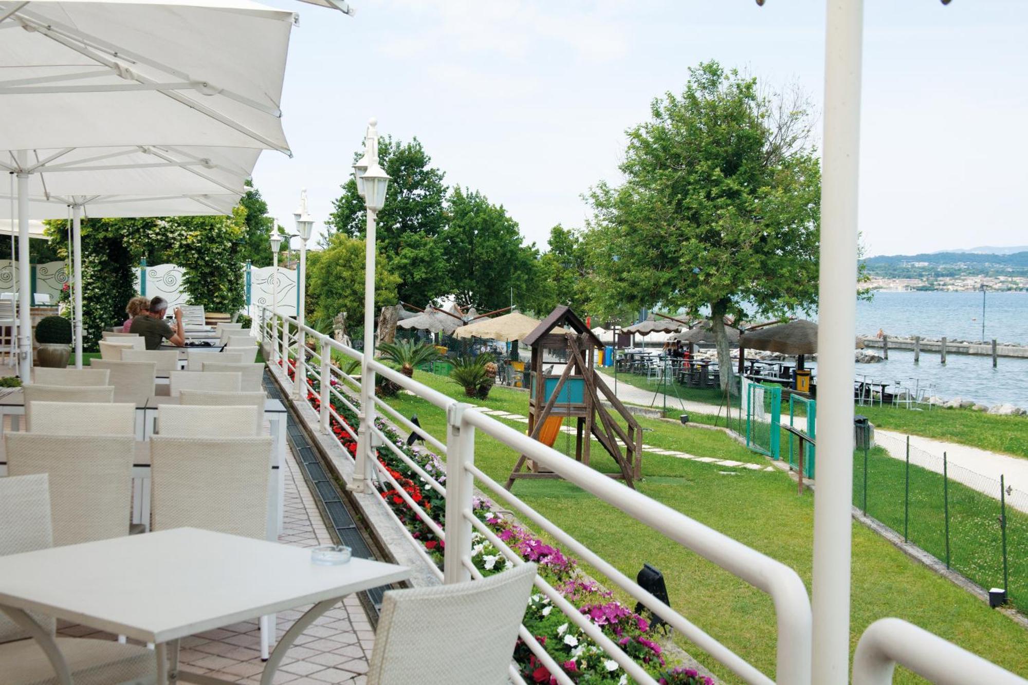 Hotel Aquila D'Oro Desenzano Desenzano del Garda Luaran gambar