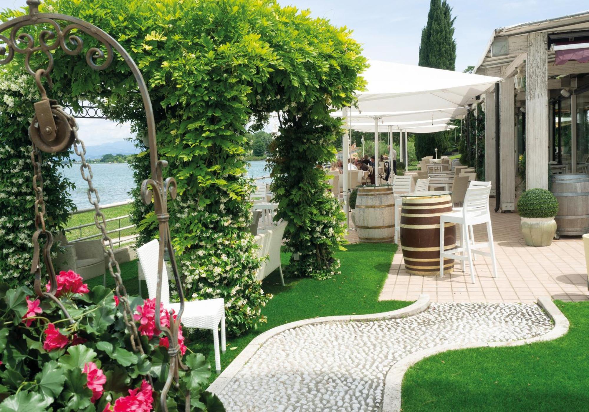Hotel Aquila D'Oro Desenzano Desenzano del Garda Luaran gambar