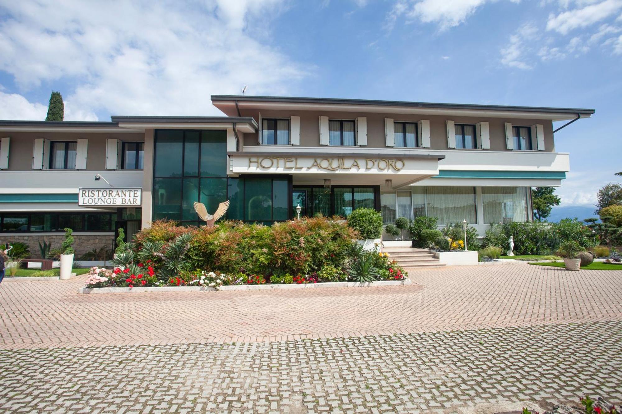 Hotel Aquila D'Oro Desenzano Desenzano del Garda Luaran gambar
