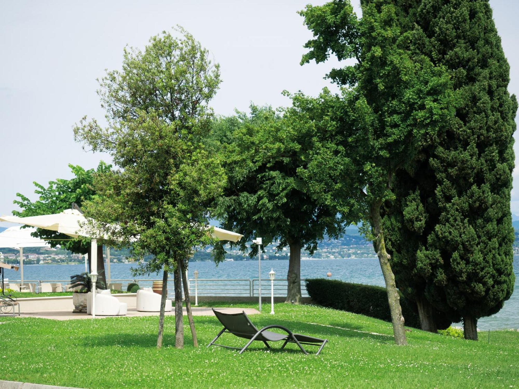 Hotel Aquila D'Oro Desenzano Desenzano del Garda Luaran gambar
