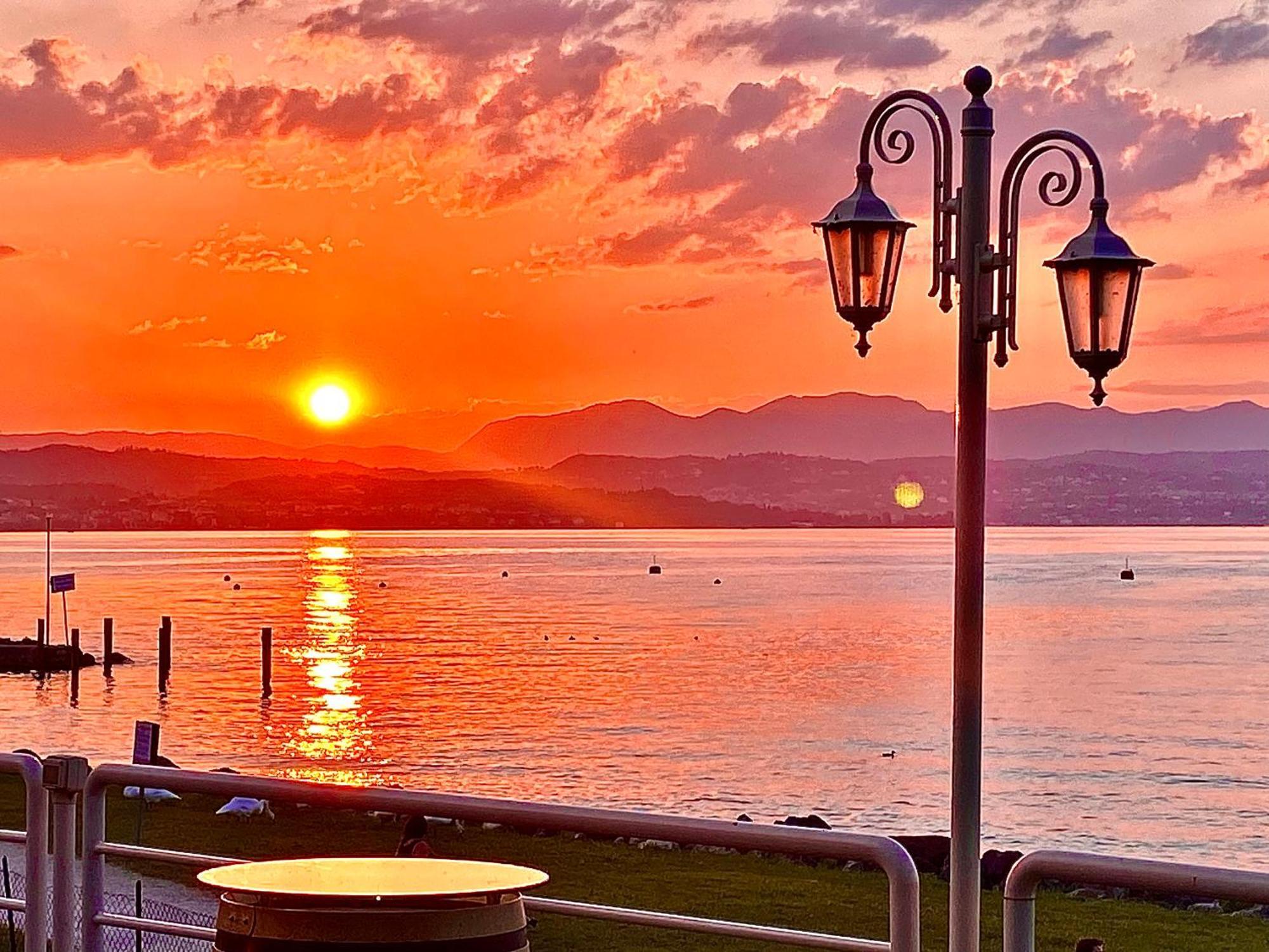 Hotel Aquila D'Oro Desenzano Desenzano del Garda Luaran gambar
