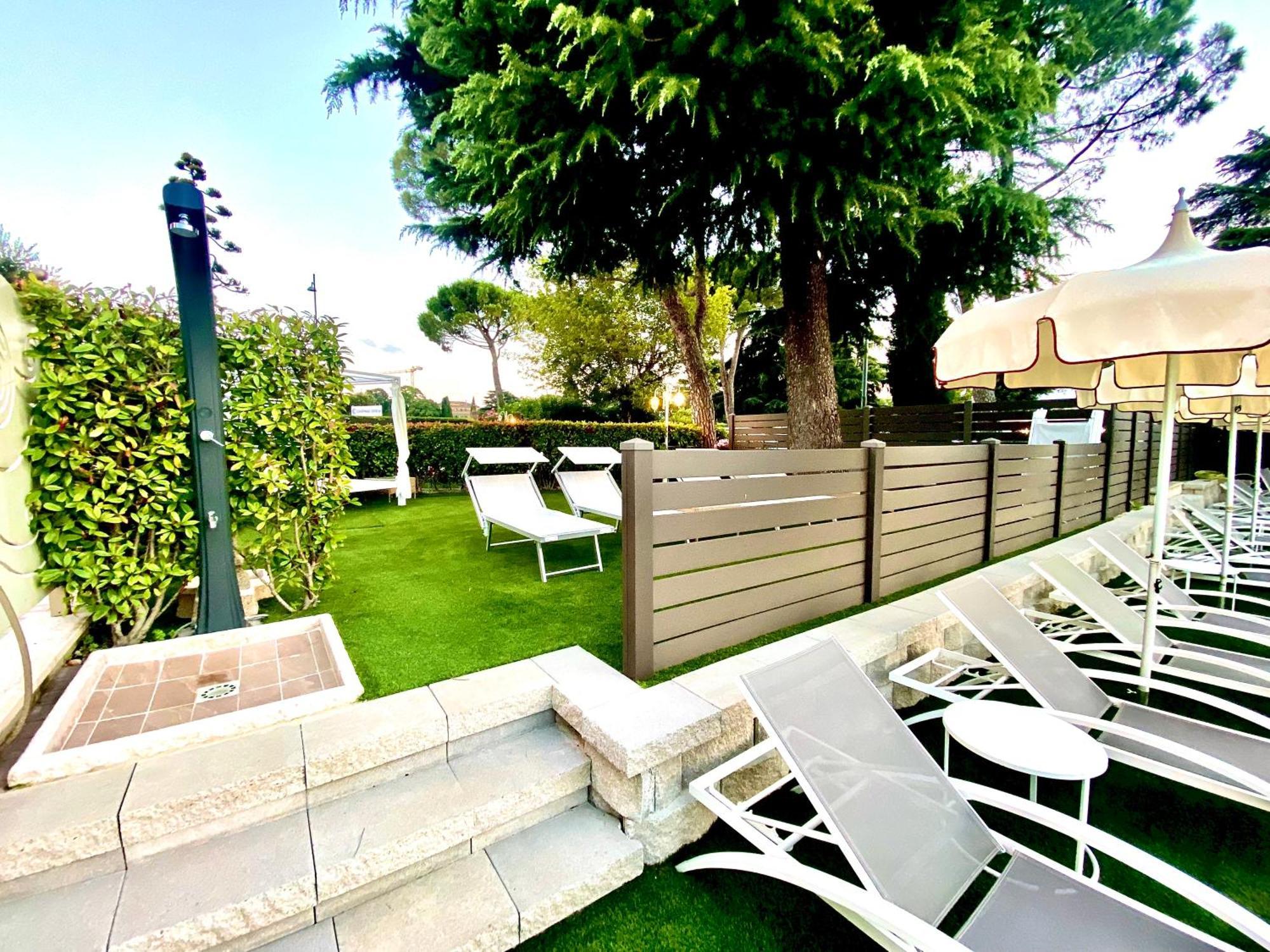 Hotel Aquila D'Oro Desenzano Desenzano del Garda Luaran gambar