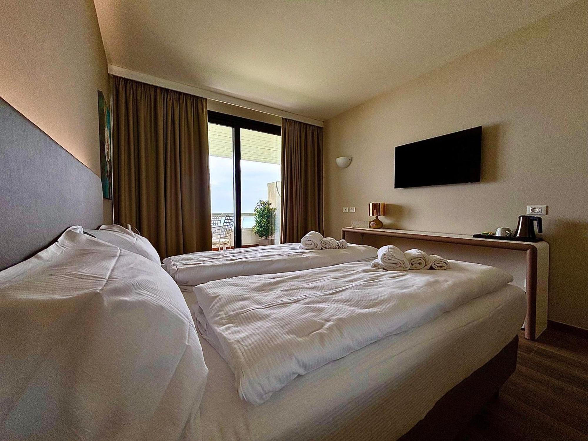 Hotel Aquila D'Oro Desenzano Desenzano del Garda Luaran gambar